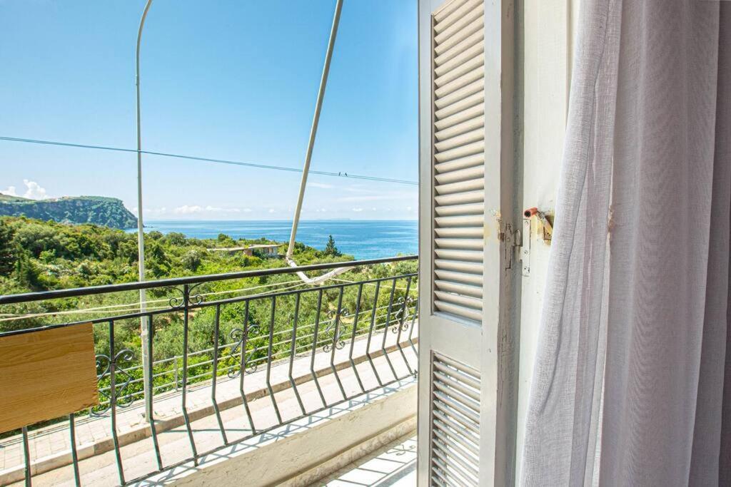 Blue Maraci 2 - Sea View, Kitchen, Beach Access Lägenhet Himare Exteriör bild